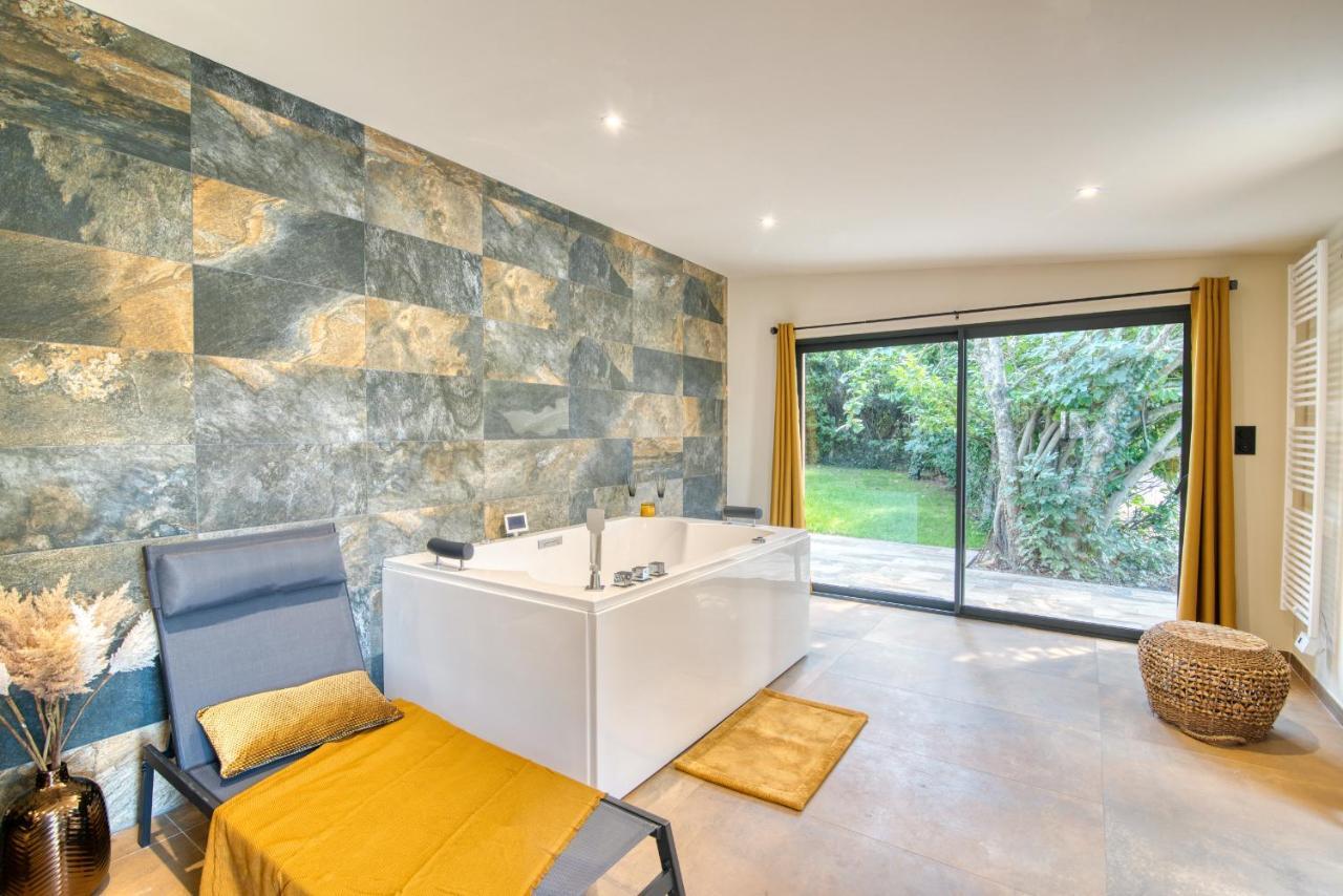 Вилла Le Loft Spa Balneo Grisolles  Экстерьер фото